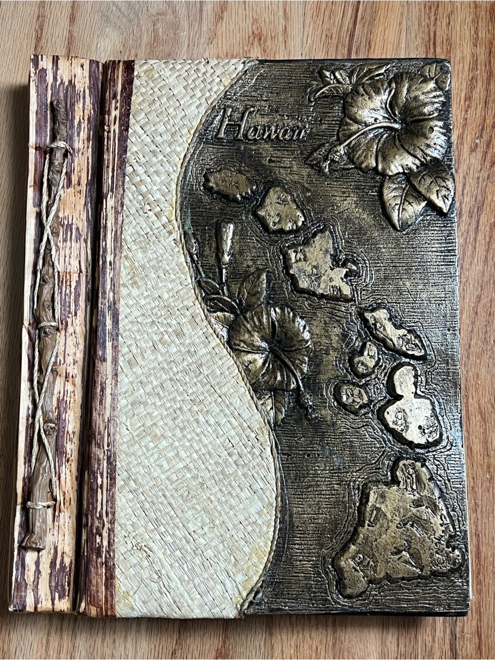 Hawaii Embossed Gold & Natural Home Art photo albumn new